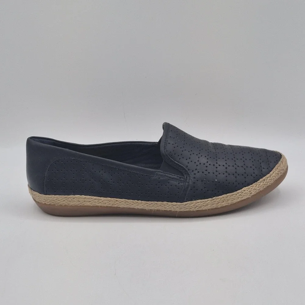 Clarks Collection Shoes Womens Size 8.5 Navy Perforated Espadrille Slip On‎ Flat